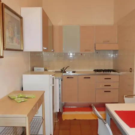 Comfortable Flat Near The With Garden *