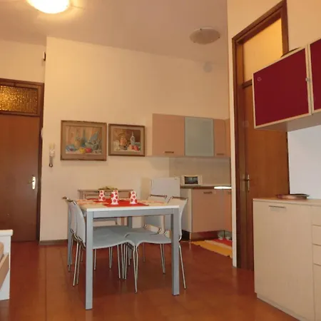 Comfortable Flat Near The Sea For Six Guests 比比翁
