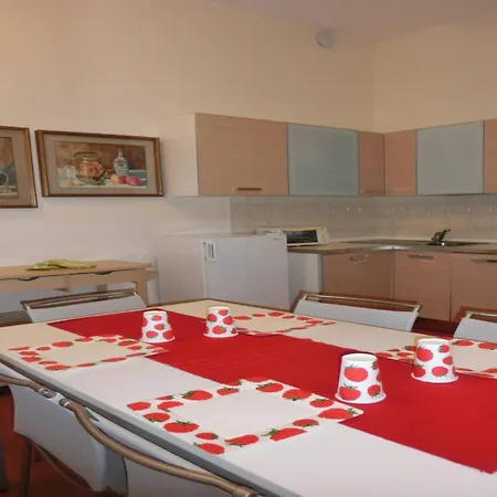 公寓 Comfortable Flat Near The Sea For Six Guests