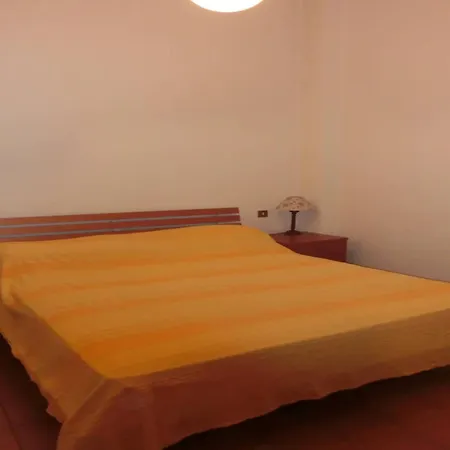 Comfortable Flat Near The Sea For Six Guests 公寓 比比翁