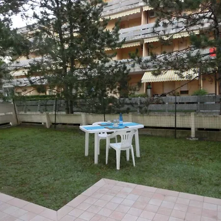 Comfortable Flat Near The Sea For Six Guests *